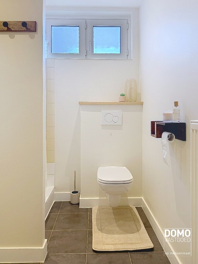 VOLLEDIG GEMEUBELDE 1 SLAAPKAMER STUDIO TE HASSELT (Stokrooie) 