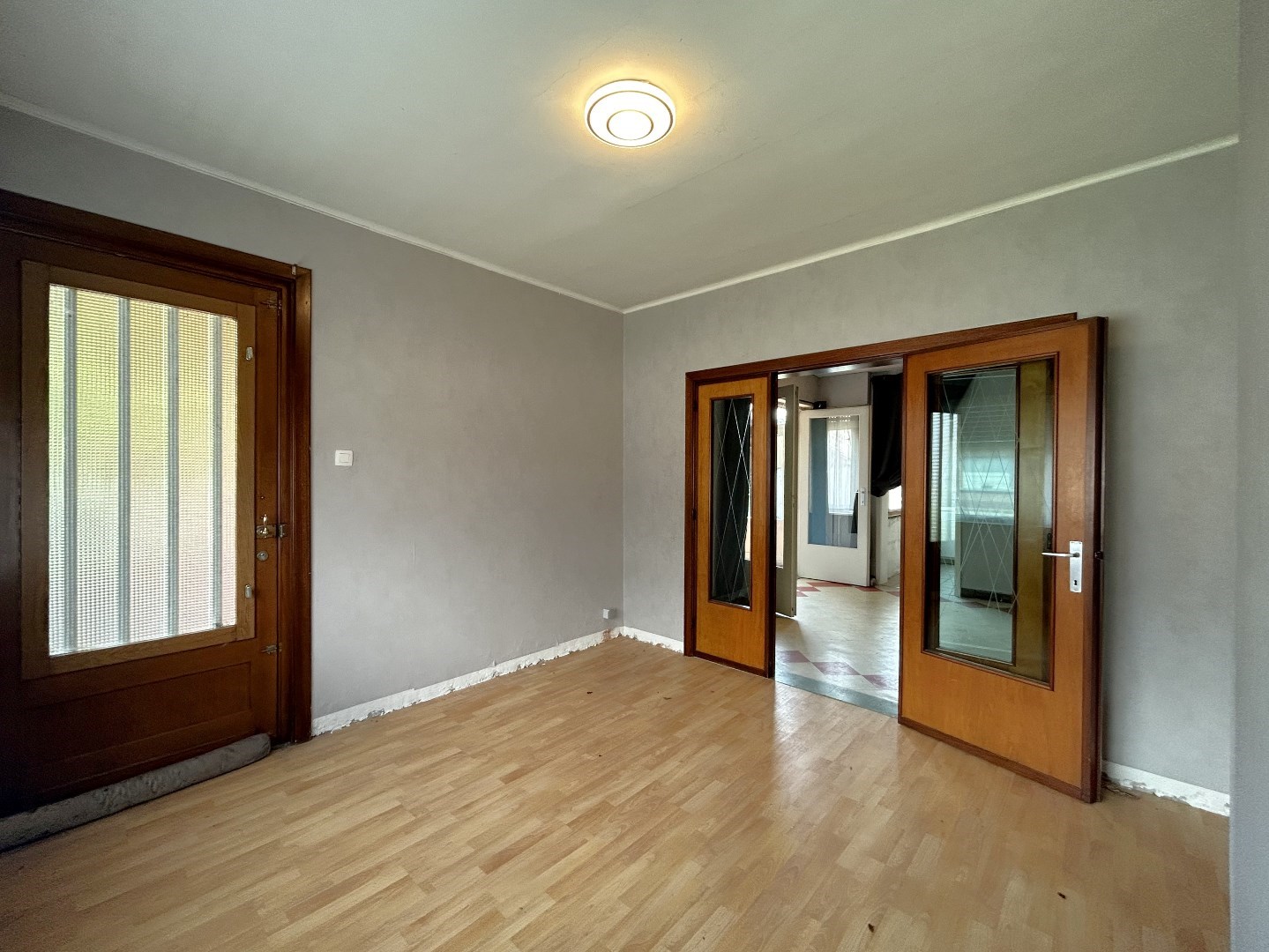 Te renoveren woning met loods/werkplaats in Geel 