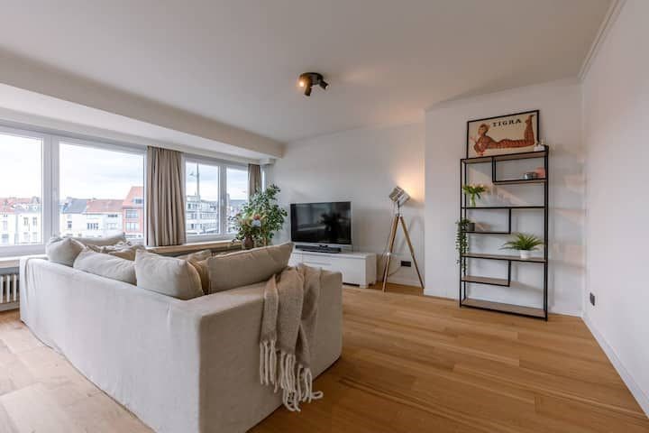 Ruim appartement  met 2 slpks en garage in Gent 