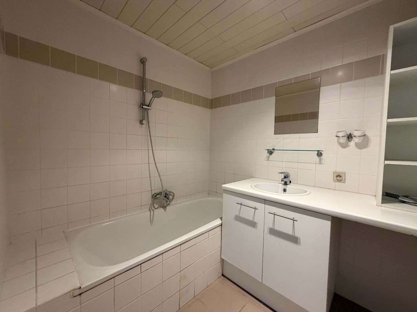 Gelijkvloers 2-slaapkamerappartement te huur Deinze 