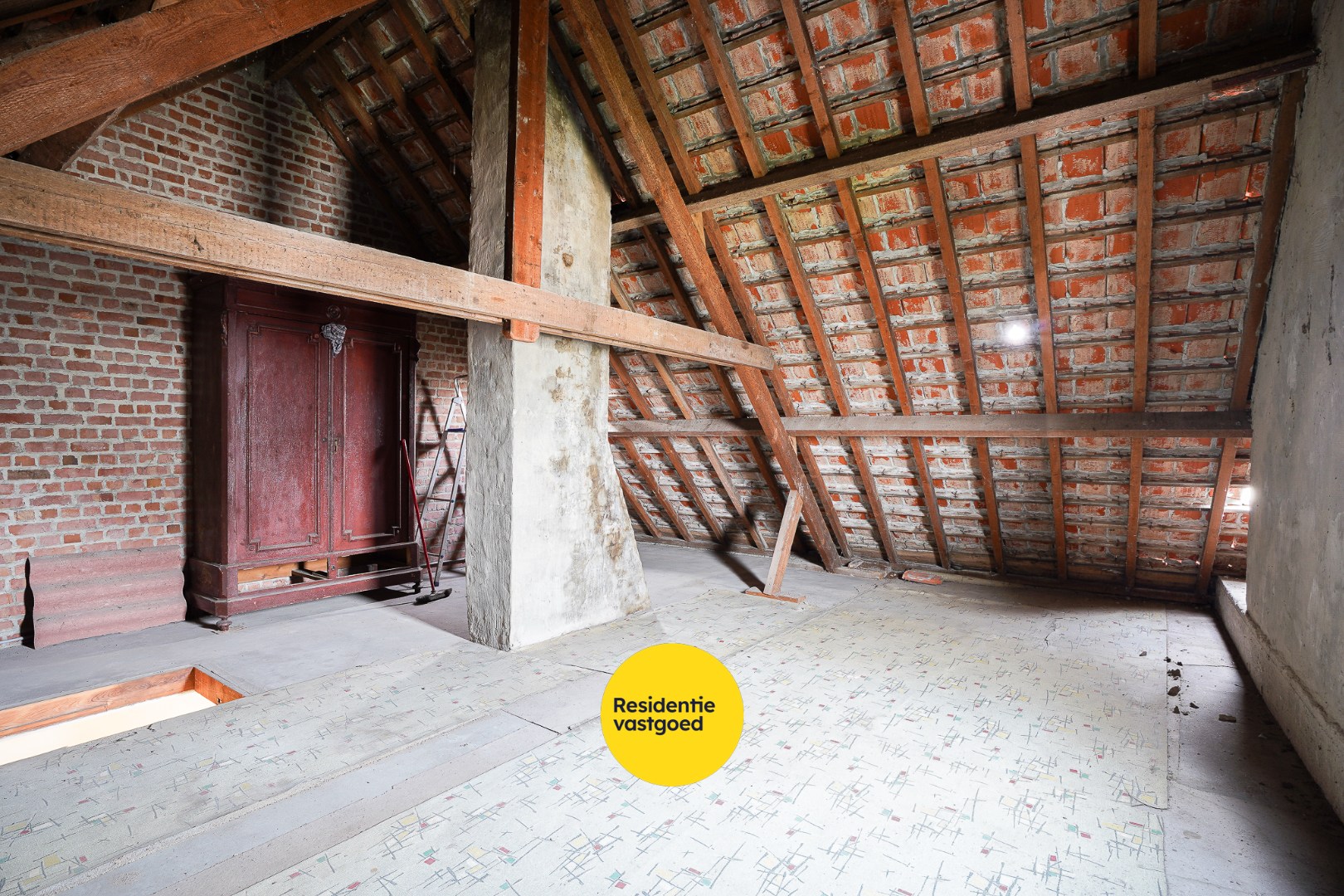 Te renoveren half-open bebouwing in Zerkegem 