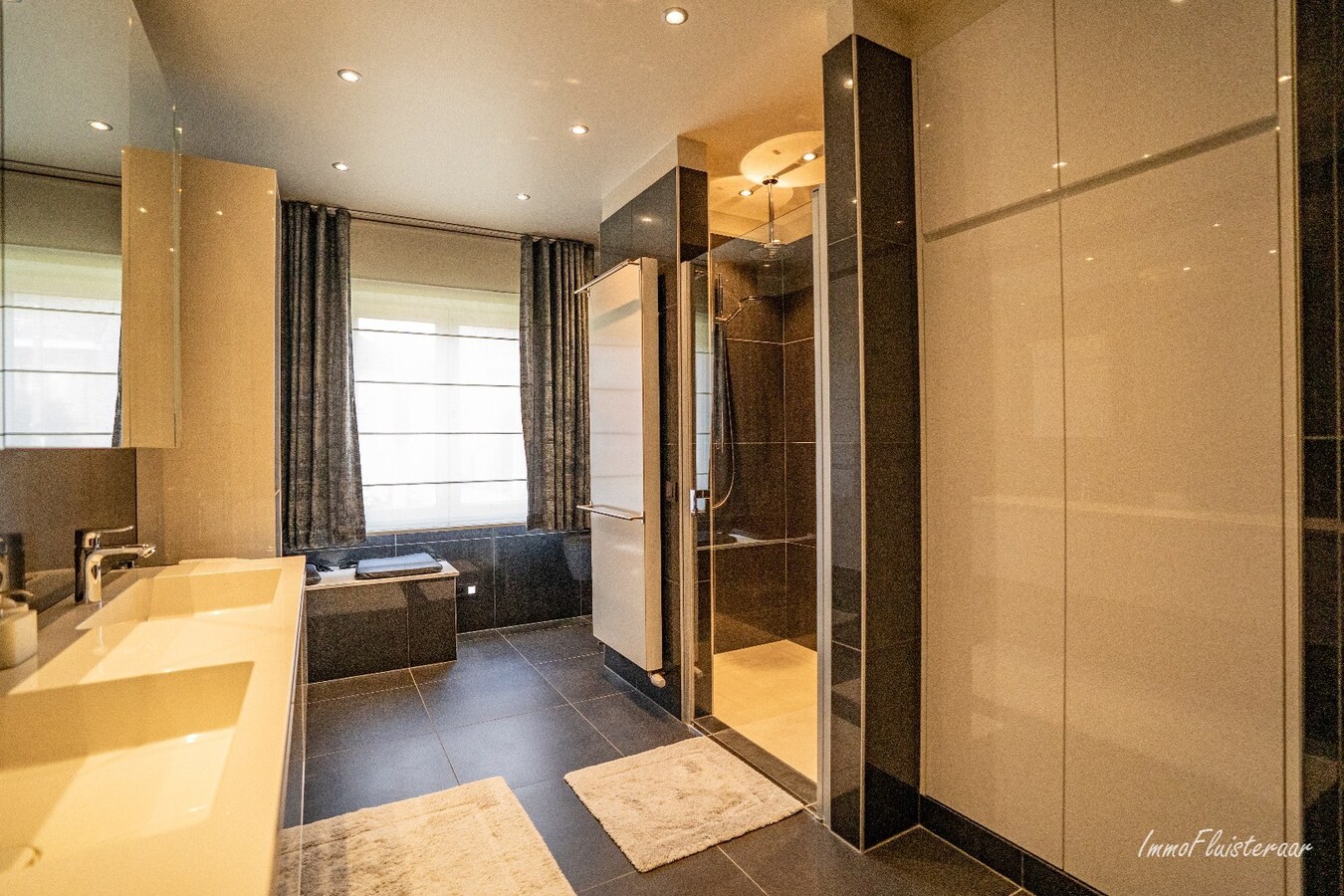 Woning met paardenstallen en loods op ca. 50 are te Rillaar 