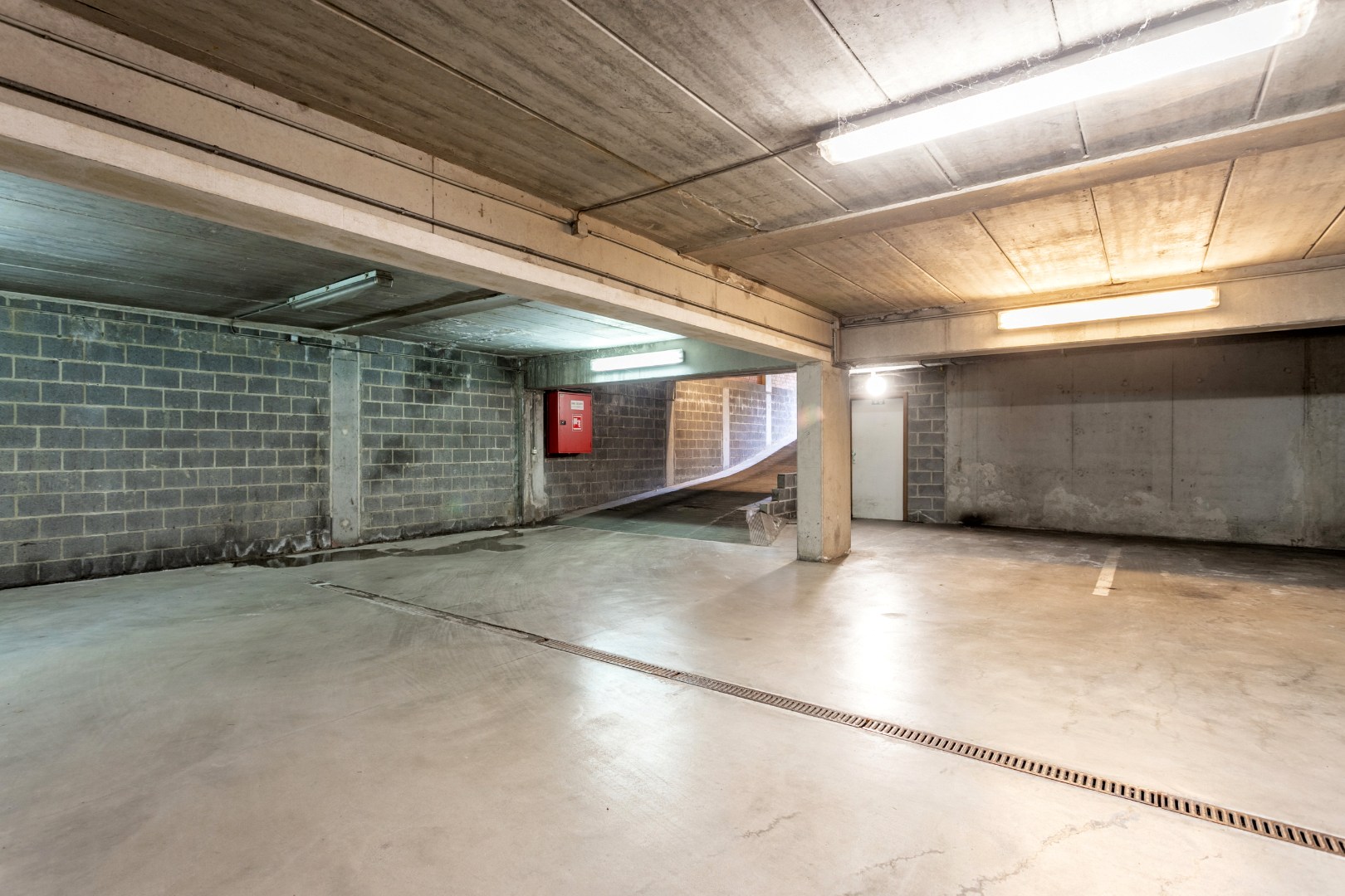 Instapklaar appartement met 2 slaapkamers, 2 balkons en autostaanplaats 