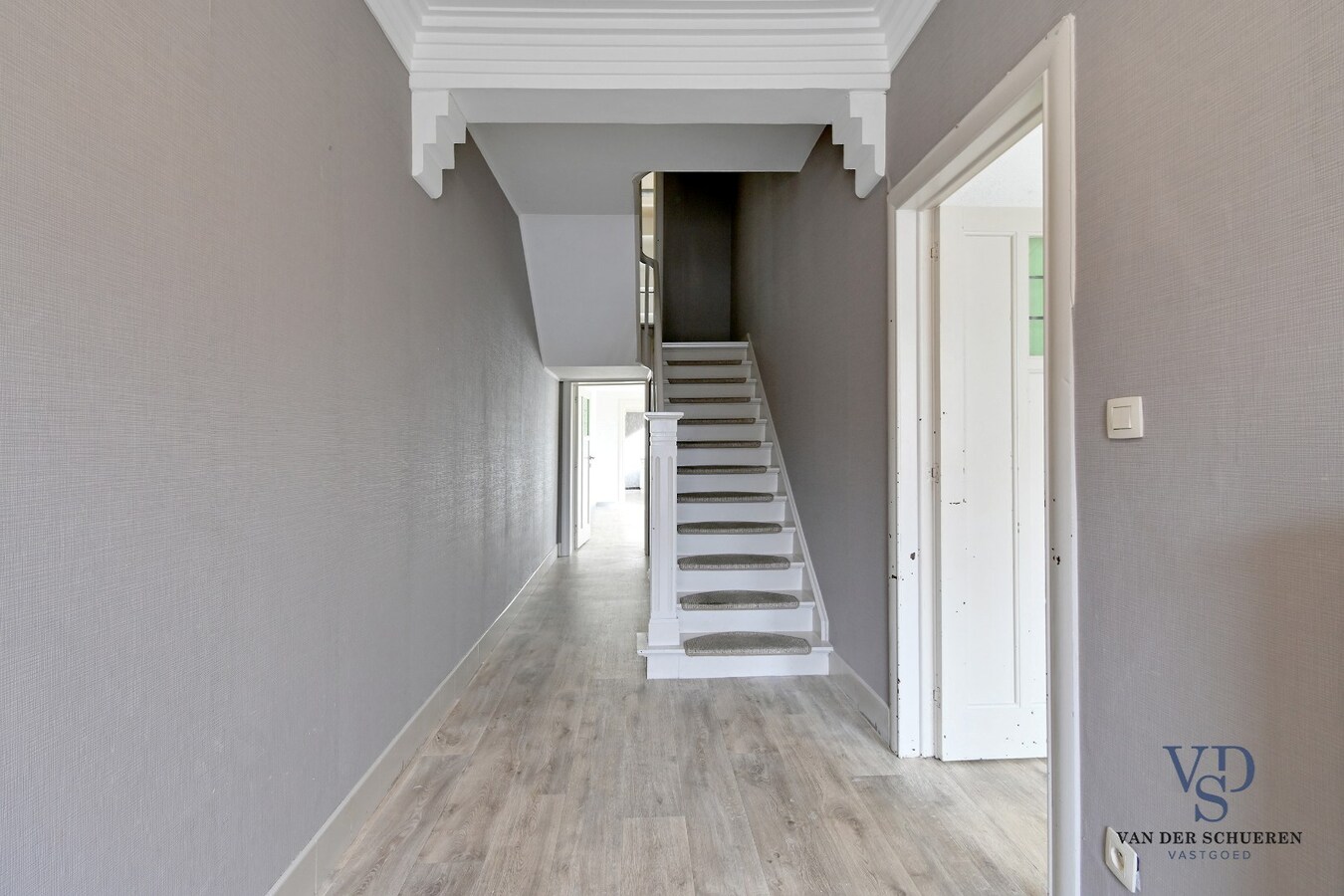 Te renoveren woning in centrum Balegem. 