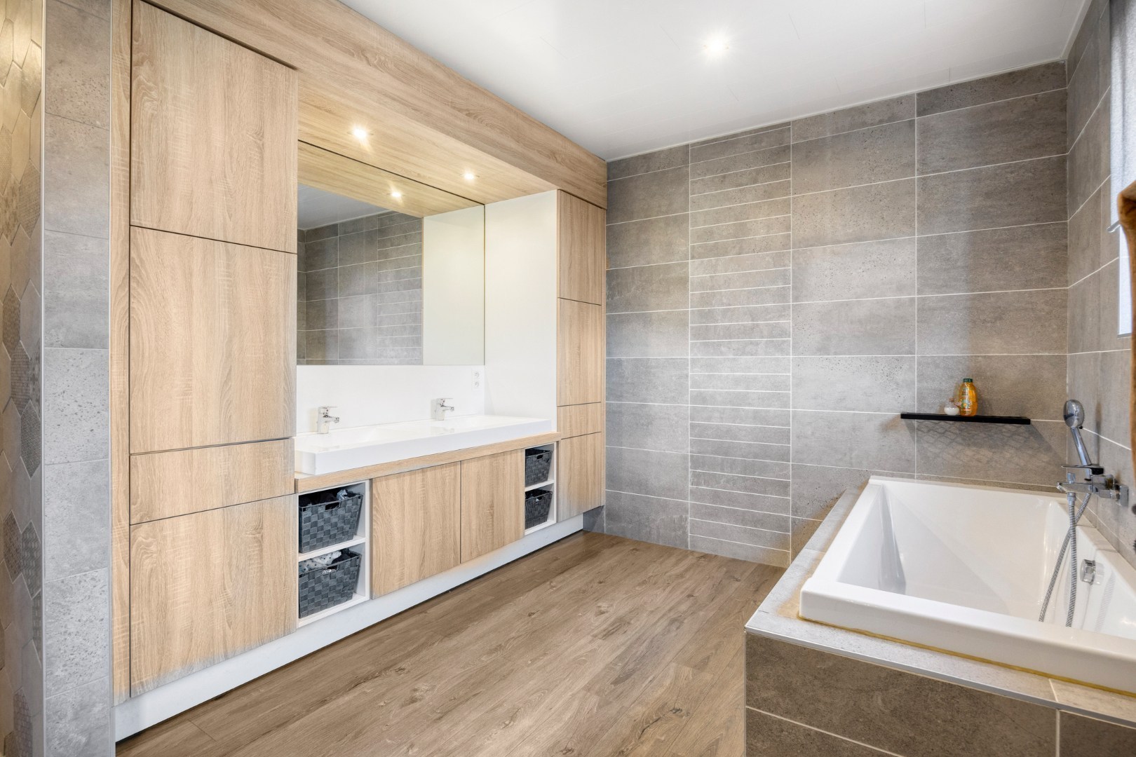 Rustig gelegen, energiezuinige gezinswoning met 4 slpk. nabij Lommel-centrum 