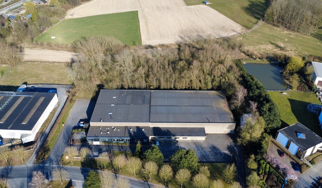 Bedrijfspand te koop in industriezone Klein Frankrijk in Ronse