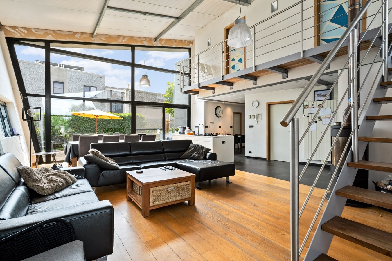 Bedrijfswoning met werkplaats op industrieterrein van Houthulst 