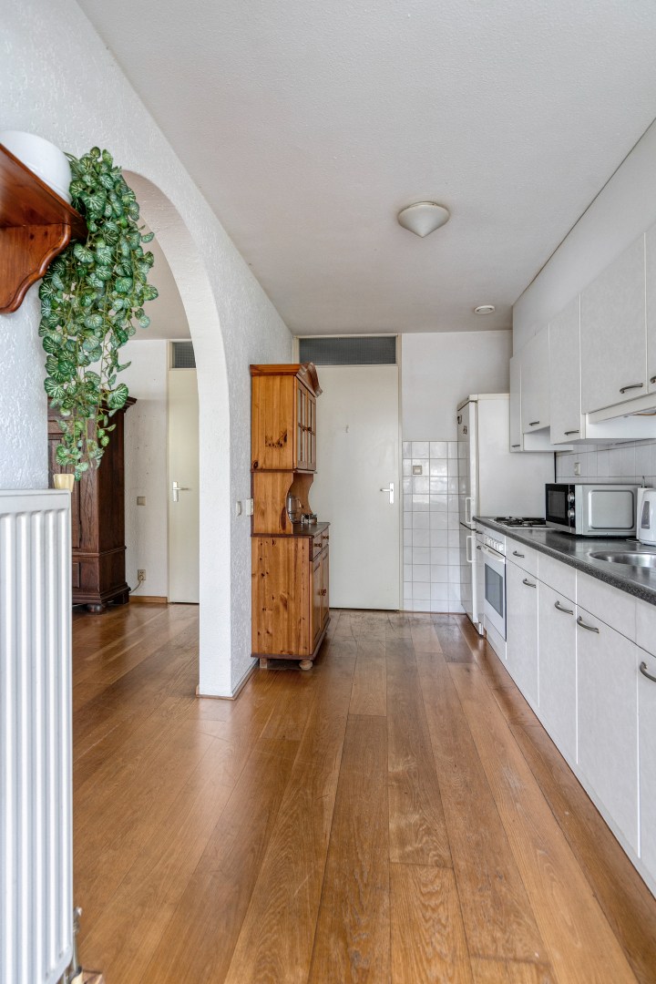 Op centrale locatie in de wijk Prinsenland gelegen 3 kamer hoek-appartement met ruim terras. 