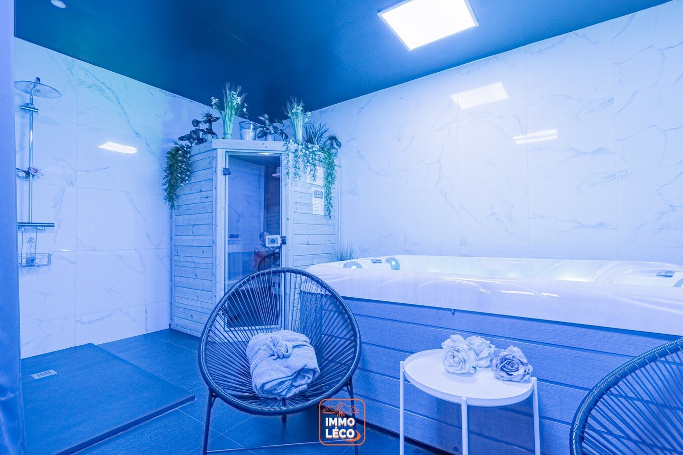 Superbe surface commerciale de +/- 110m² en plein centre-ville, nombreuses possibilités ! 