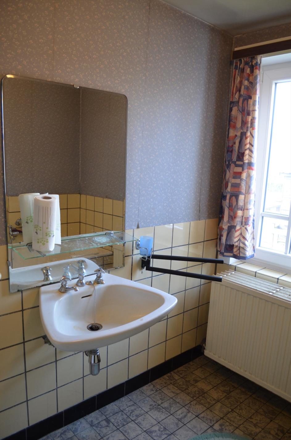 Te renoveren woning te Waarschoot 