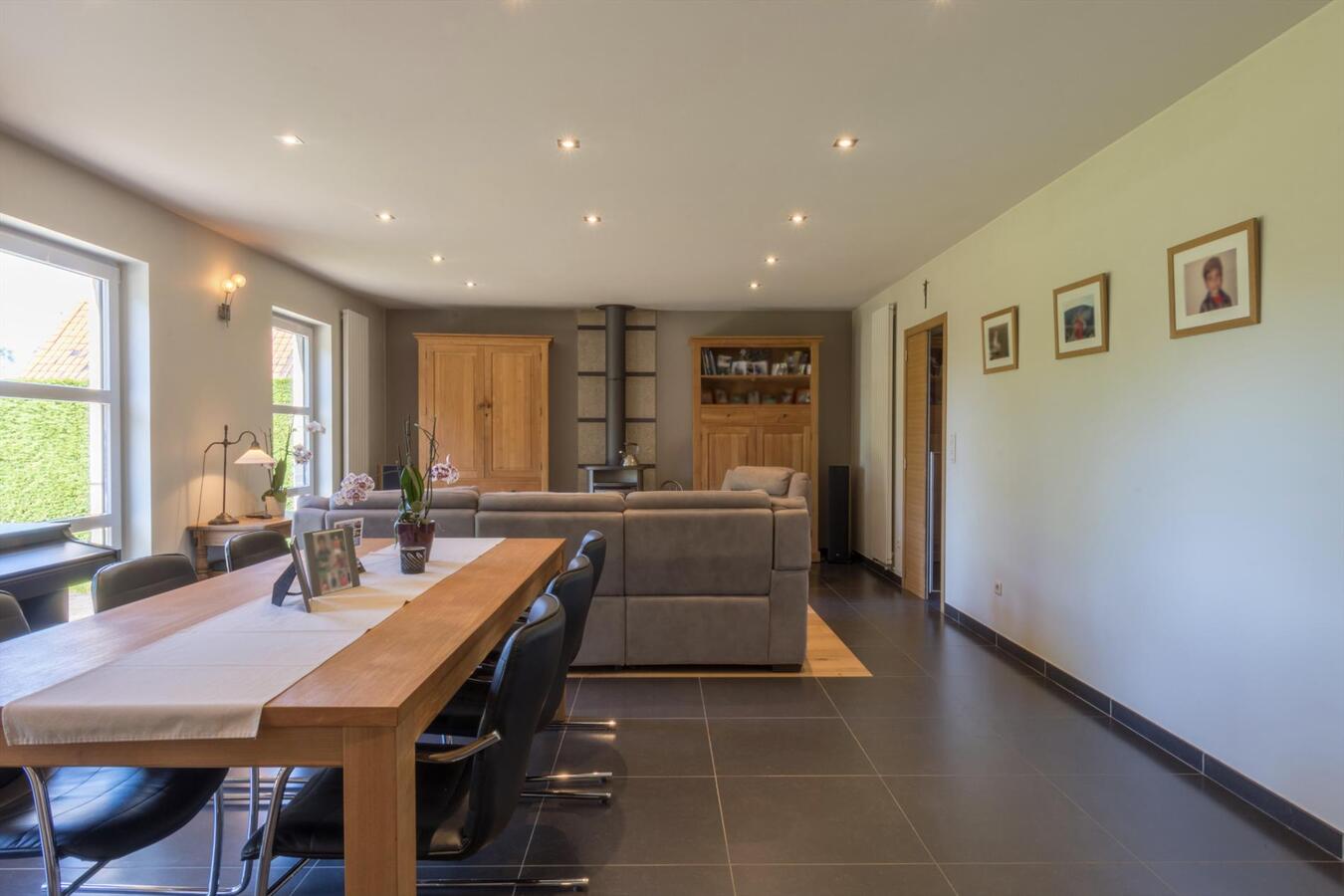 Instapklare villa met prachtige tuin te Destelbergen 