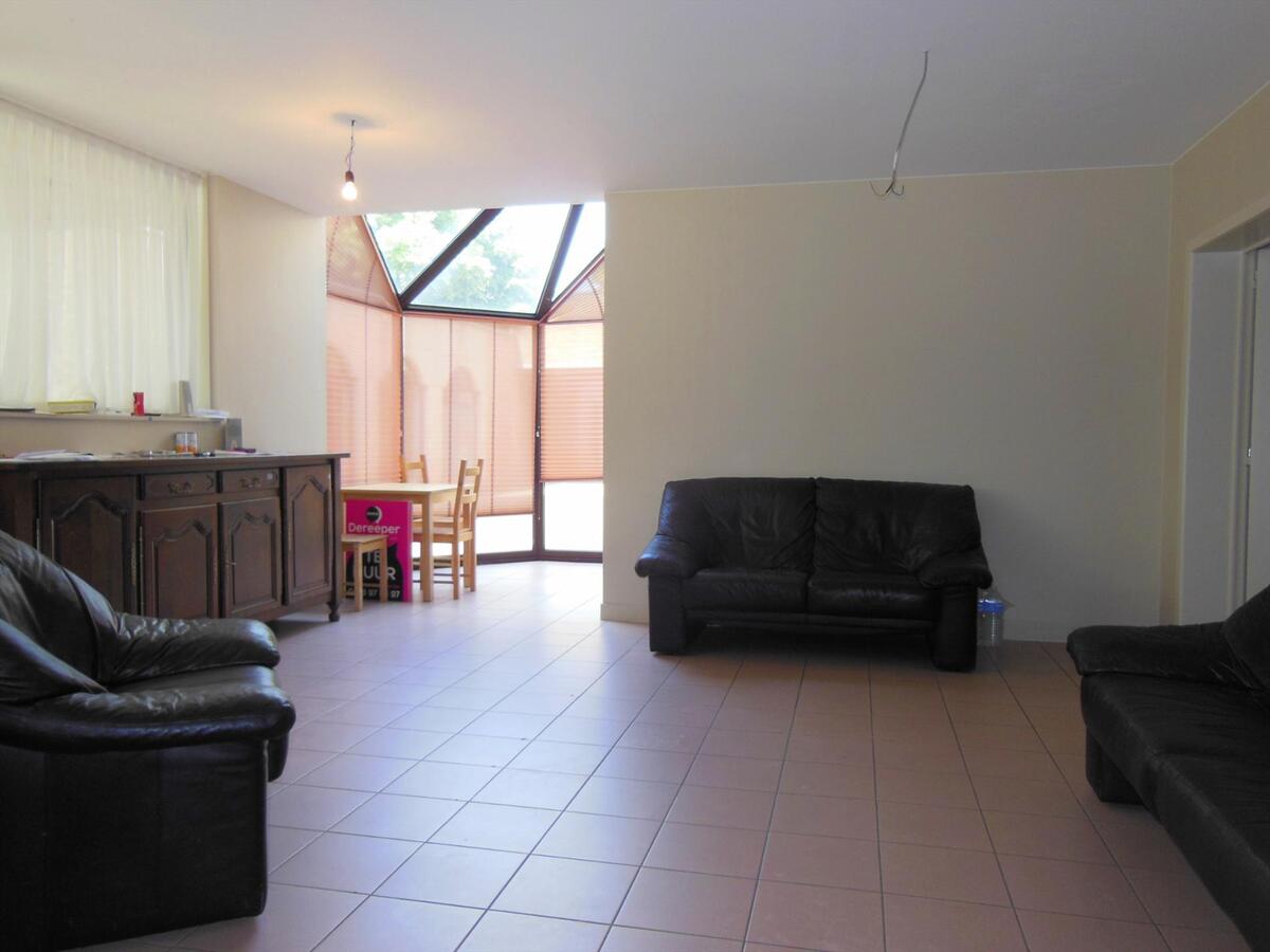 Ruim gelijkvloers appartement met 3 slaapkamers 