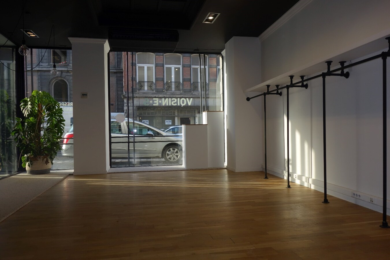 Commerce a louer À Tournai