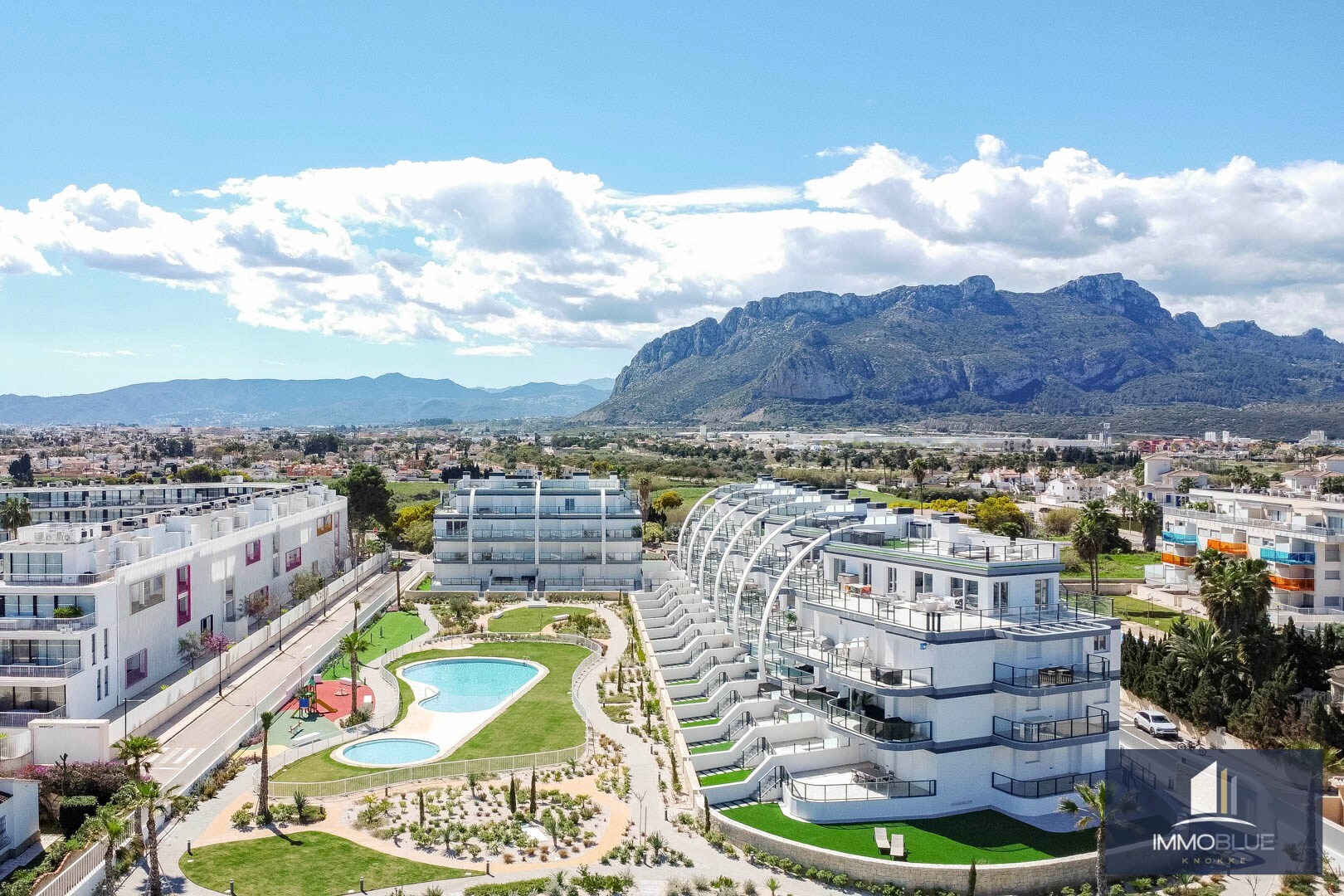penthouse de luxe avec vue panoramique sur la mer et terrasses très spacieuses 