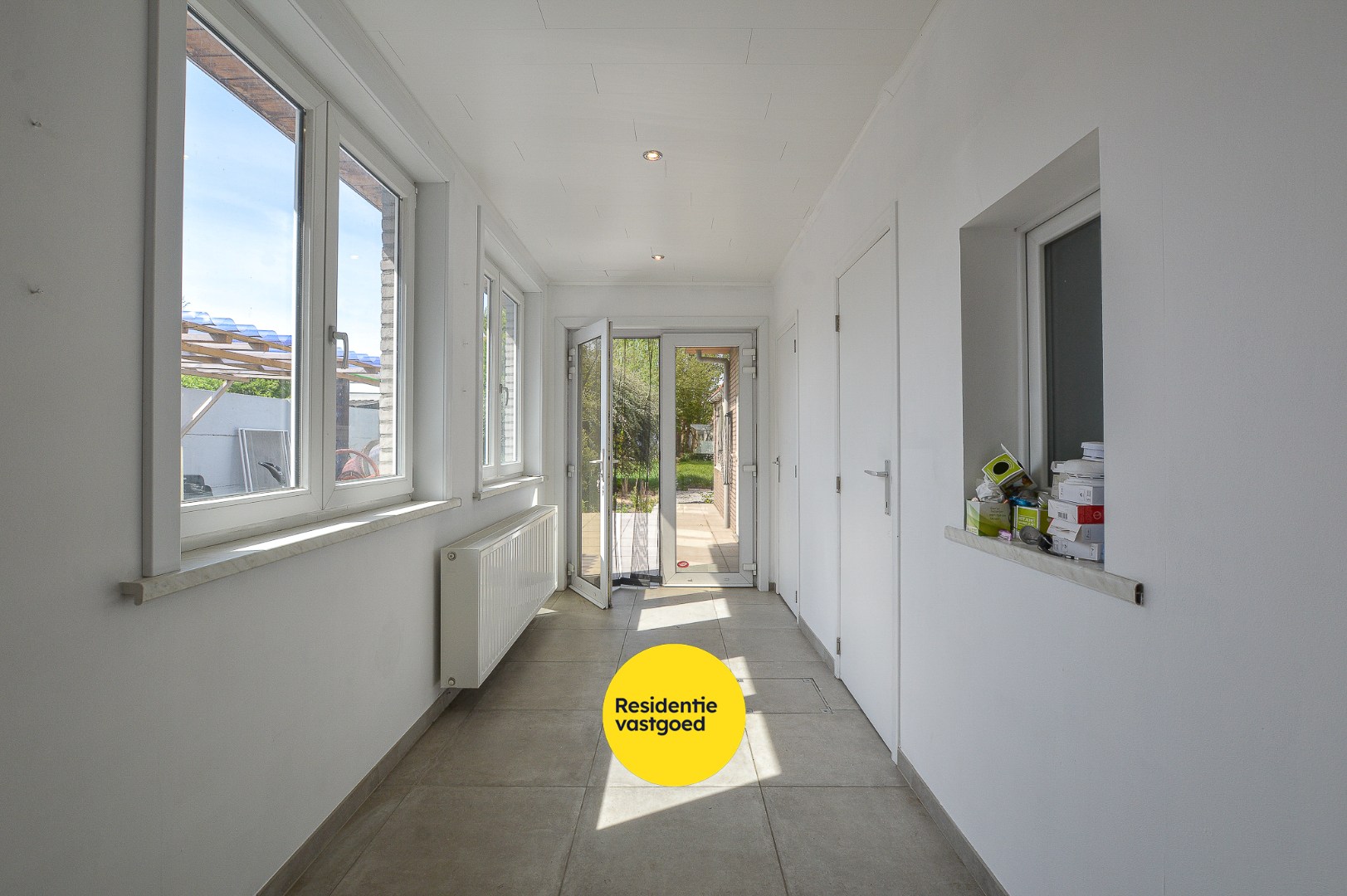 Gerenoveerde woning met 3 slaapkamers te huur nabij Centrum Oudenburg. 