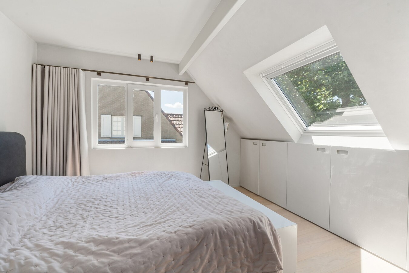 Exclusief gerenoveerde villa in een rustige doodlopende straat nabij het centrum van Knokke 