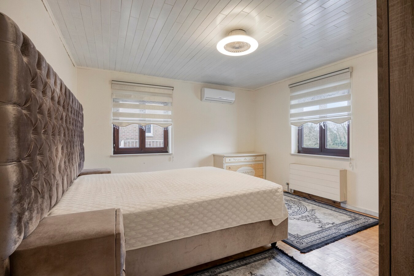 Residentieel gelegen woning met 4 slaapkamers.  Buurt 'De Hulst'. 