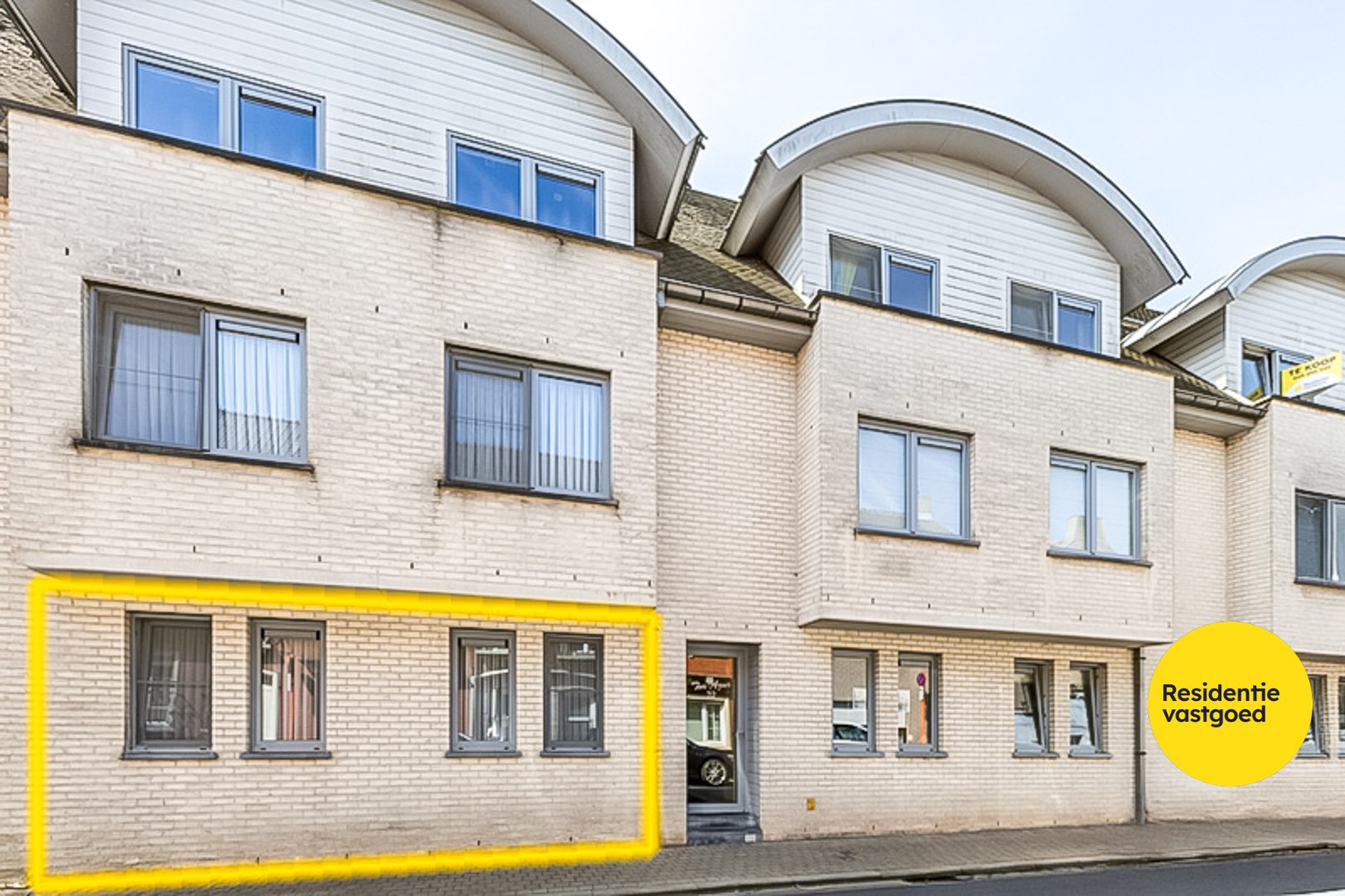 Ruime en energiezuinige gelijkvloerse appartement in het centrum van Torhout. 