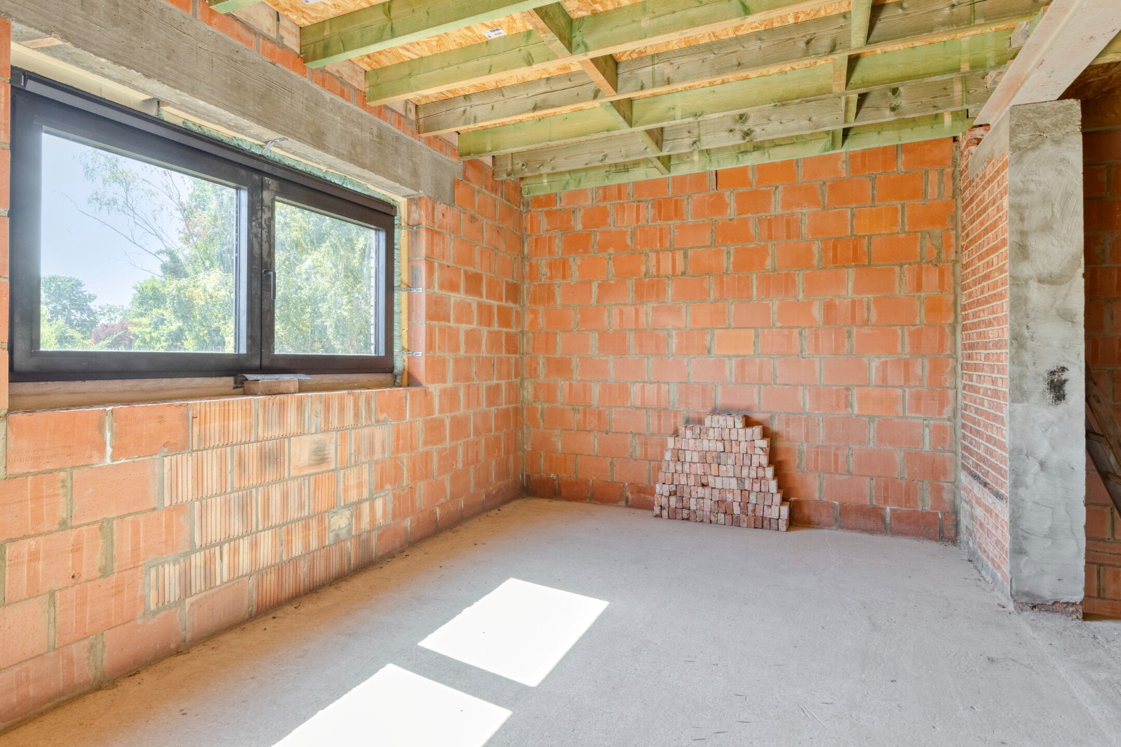 Ruime en rustig gelegen woning met veel mogelijkheden in Rotselaar! 