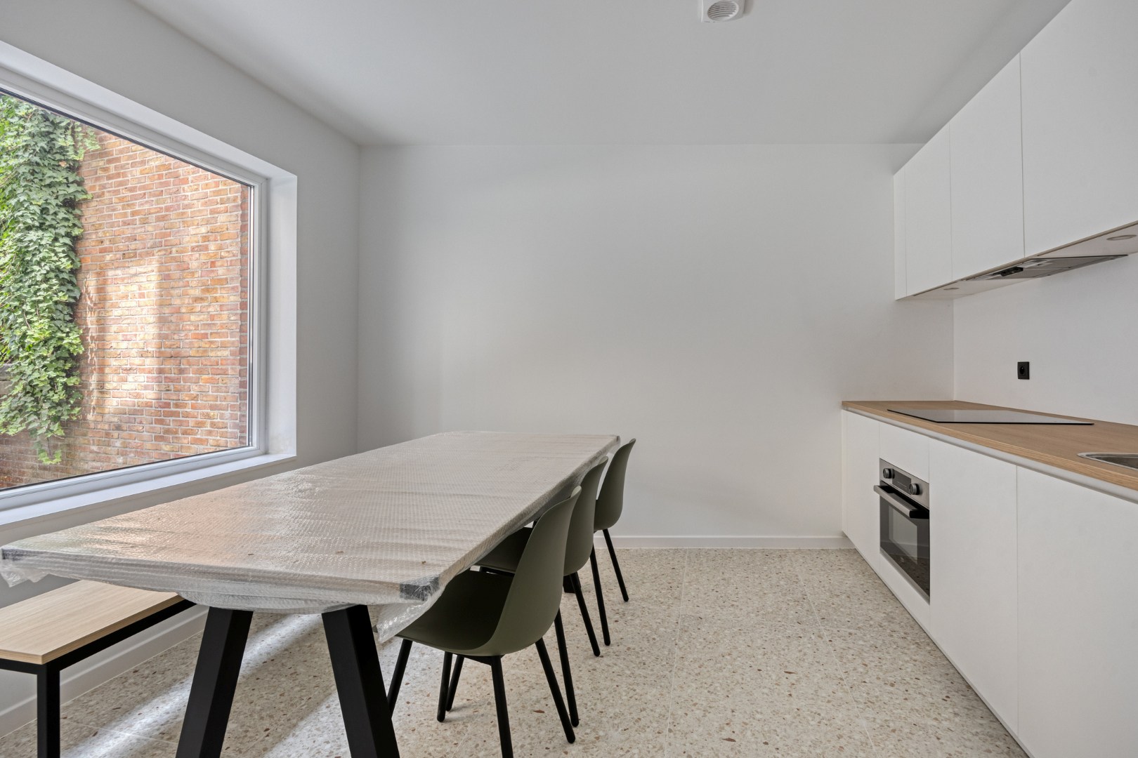 Volledig gerenoveerde studentenkamer in residentie met 29 studentenkamers met eigen sanitair en terras in hartje Leuven - EPC label A! 