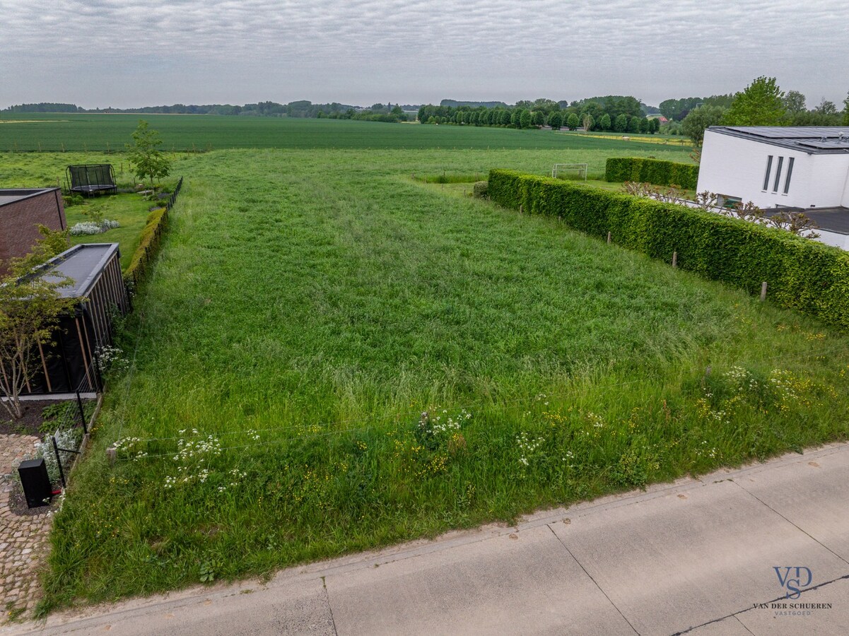 Bouwgrond voor open bebouwing in hartje Baaigem. 