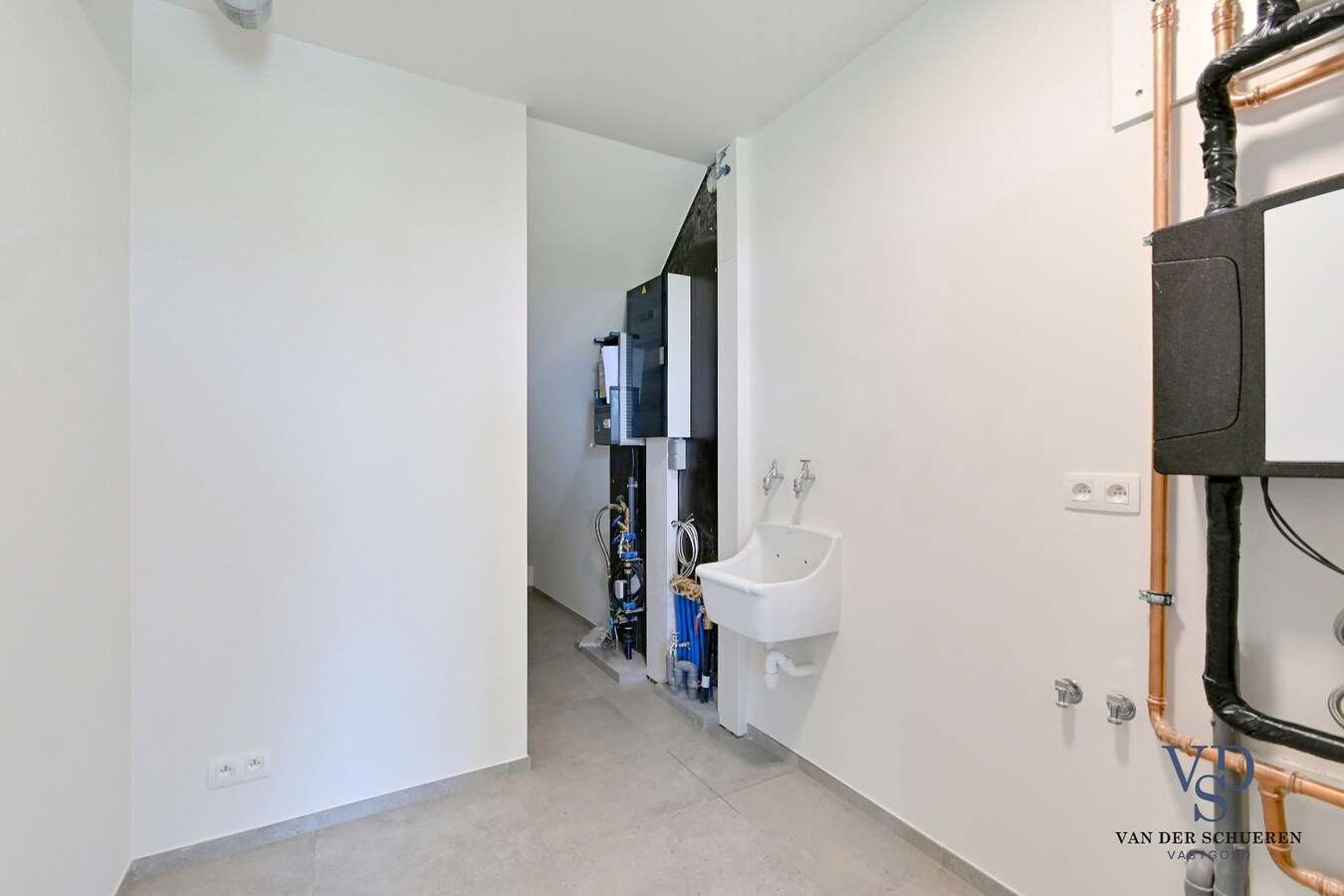 IN OPTIE ! Half Open Bebouwing met afzonderlijke garage 