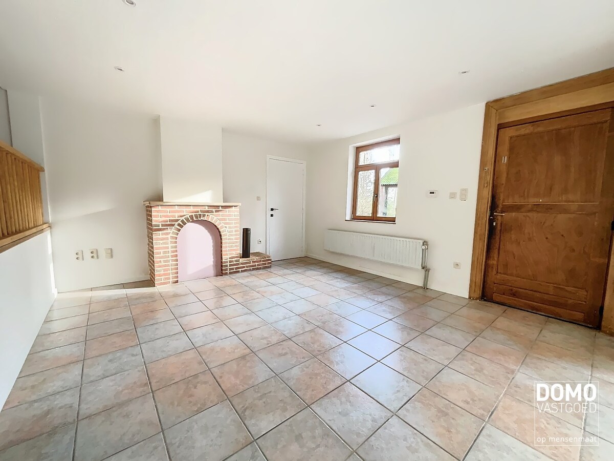 LANDELIJKE WONING MET 3 SLAAPKAMERS EN TUIN IN LUMMEN 