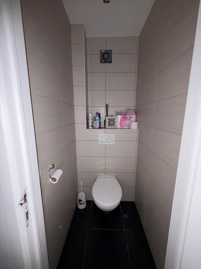 Ruim appartement met 2 slaapkamers en garage in het centrum van Geel 