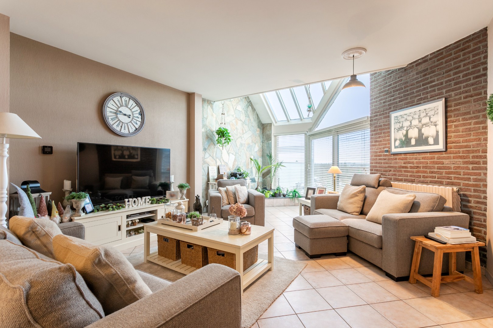 Bel-étage te koop met 3 slpks, terras en garage op +- 4,5are 