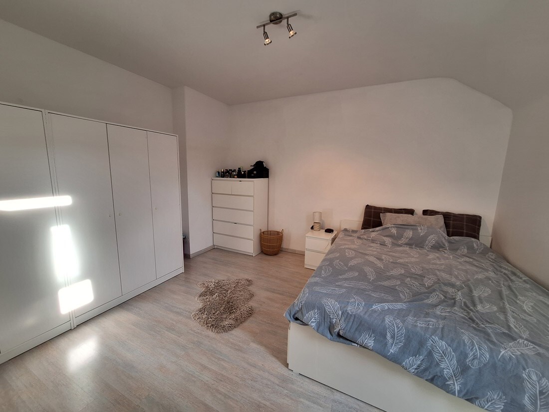 Gunstig gelegen duplex appartement te Genk 