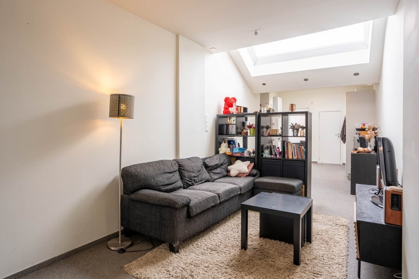 Een knusse rijwoning met tuintje en 3 slaapkamers, gelegen pal in het centrum van Maaseik. 