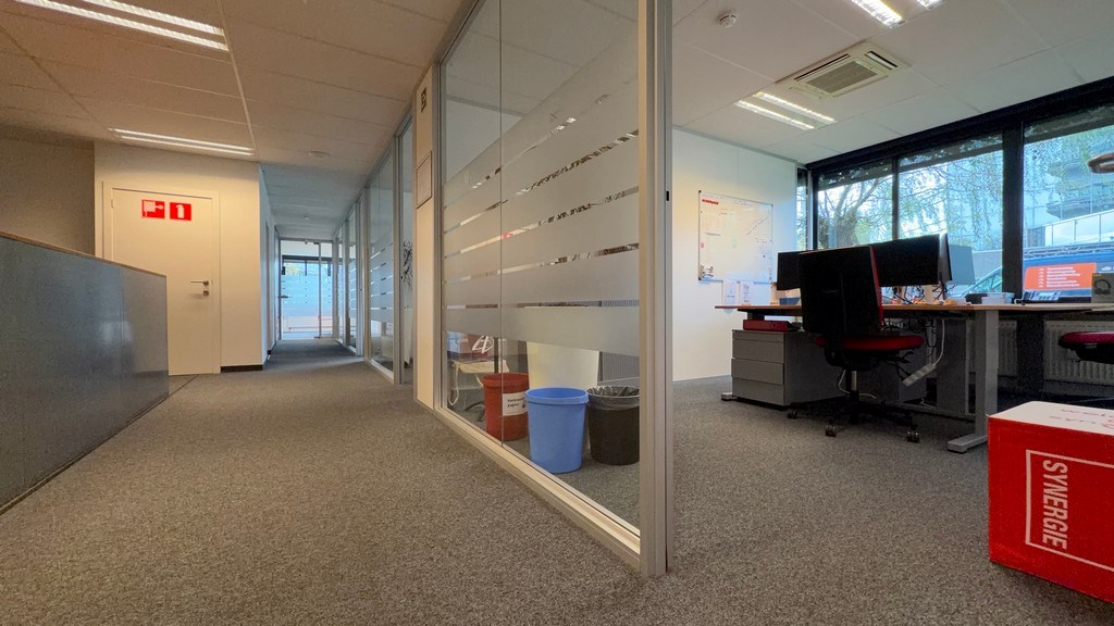 Gelijkvloerse kantoren te koop langs Singel in Antwerpen