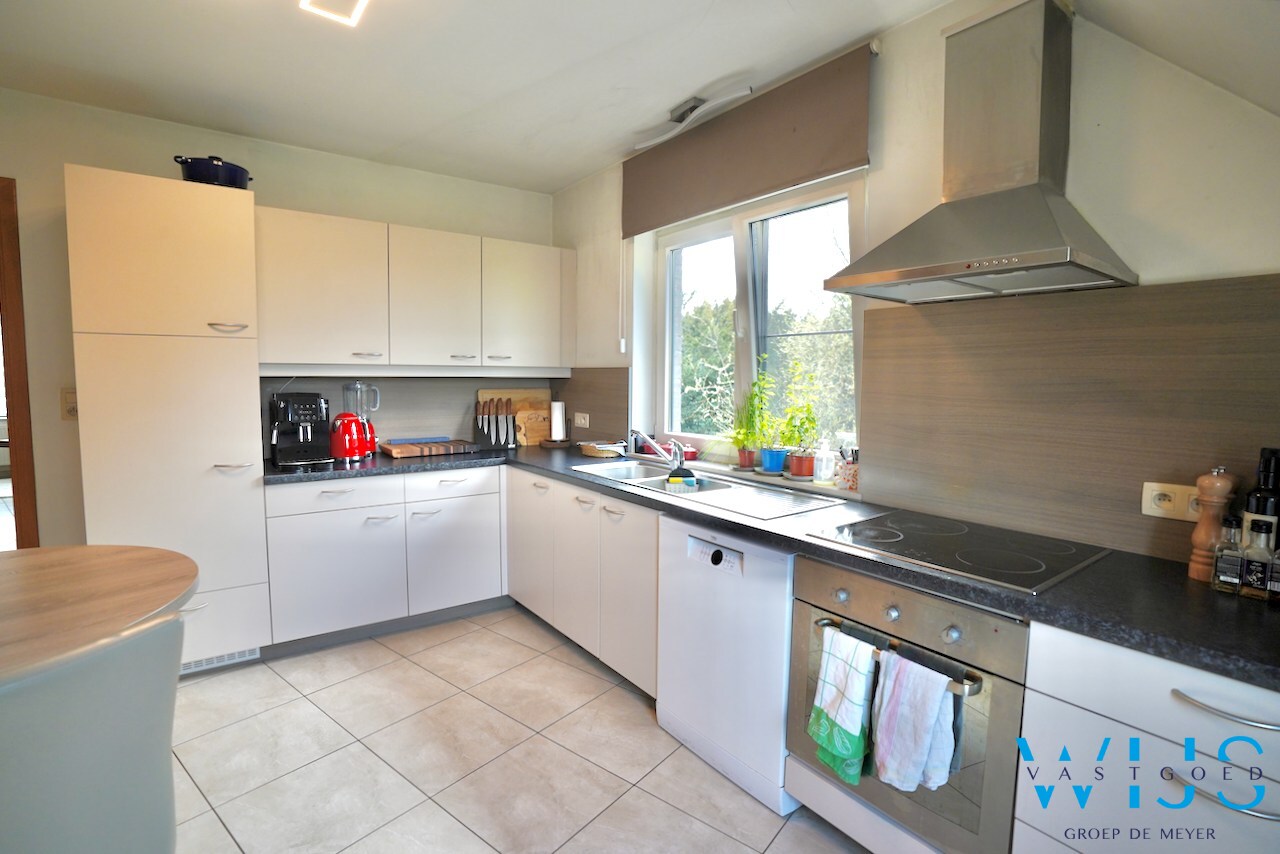 Instapklaar appartement met terras en aparte garage te ERTVELDE ! 