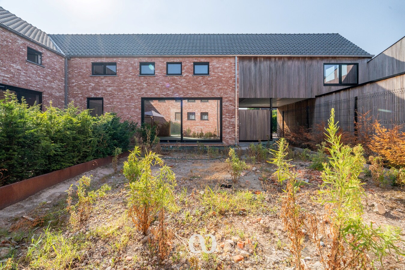 Ruime casco woning met tal van mogelijkheden! 