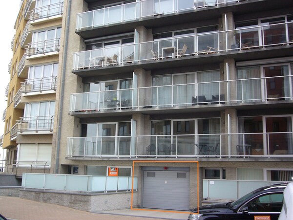 Te huur parkeerplaats - Oostende