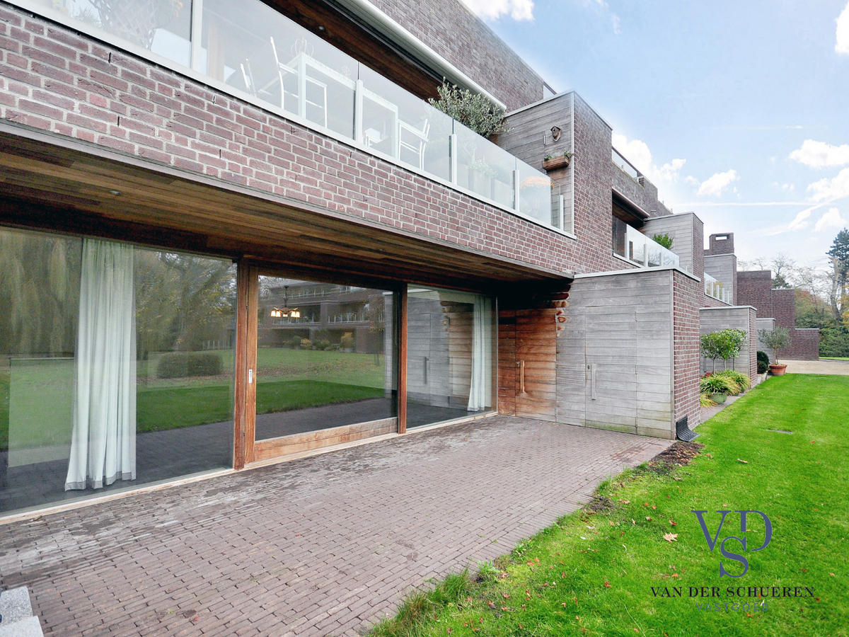 Prachtig gelijkvloers appartement in de exclusieve park-residentie Park te Poldere. 