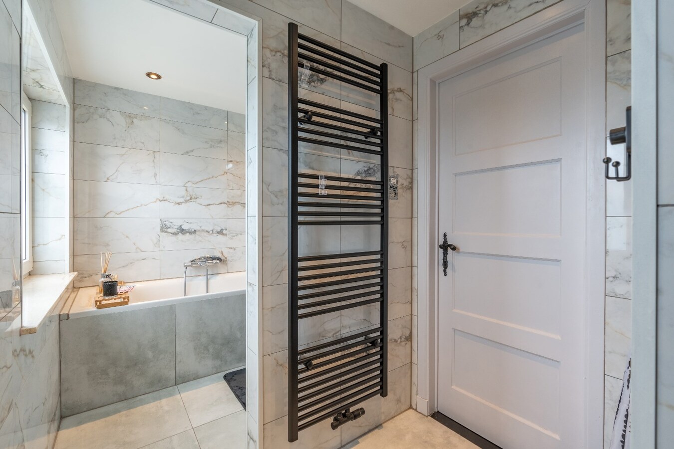 Ruime gerenoveerde woning met tuin en 3 slaapkamers in Dilsen-Stokkem. 