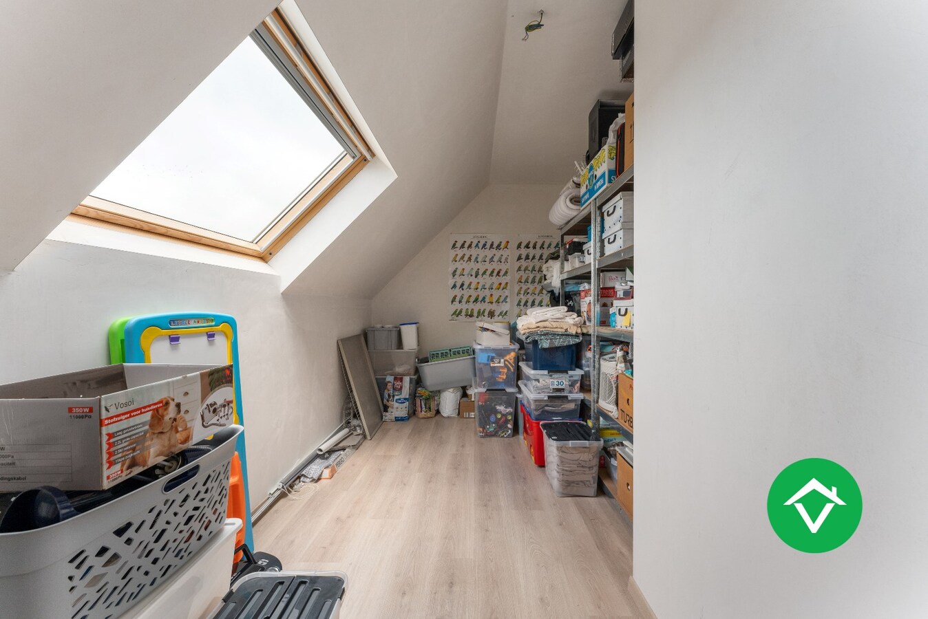 Instapklare, recente woning (2018) met 4 slaapkamers en garage in hartje Koekelare. 