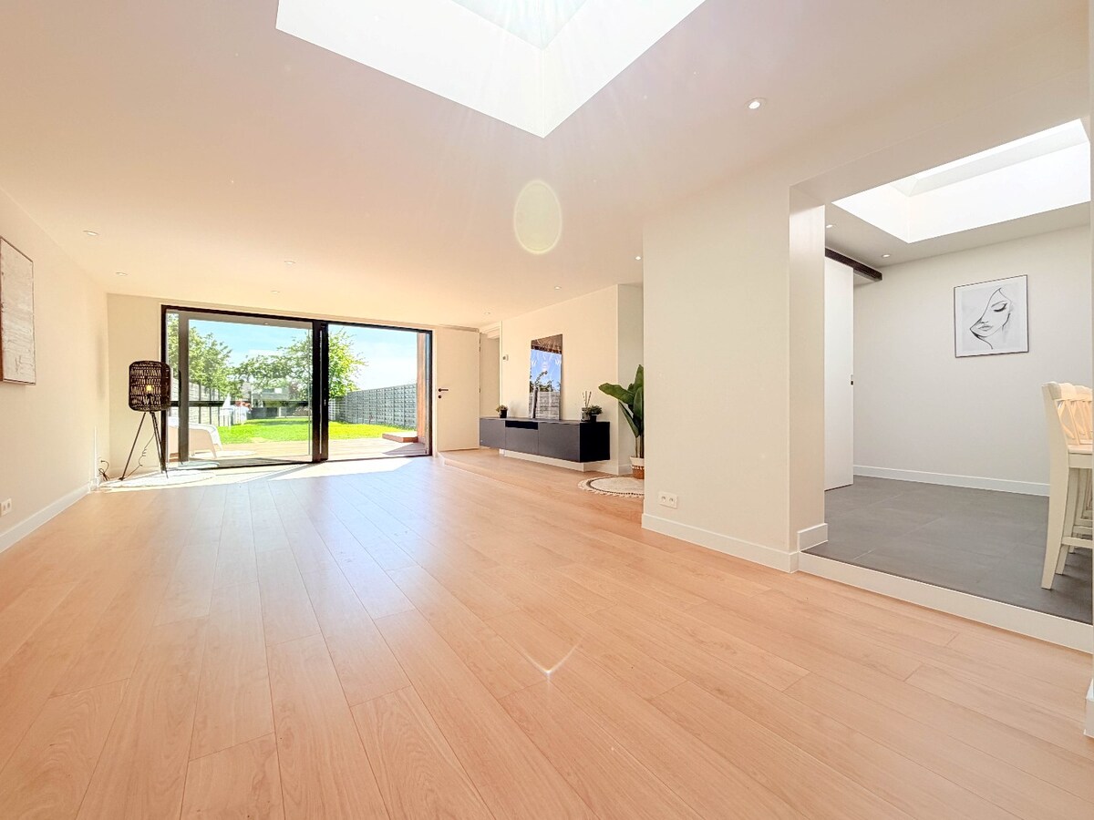 Prachtige ruime woning met grote zonnige tuin !    **** NONO INSPIRED **** 