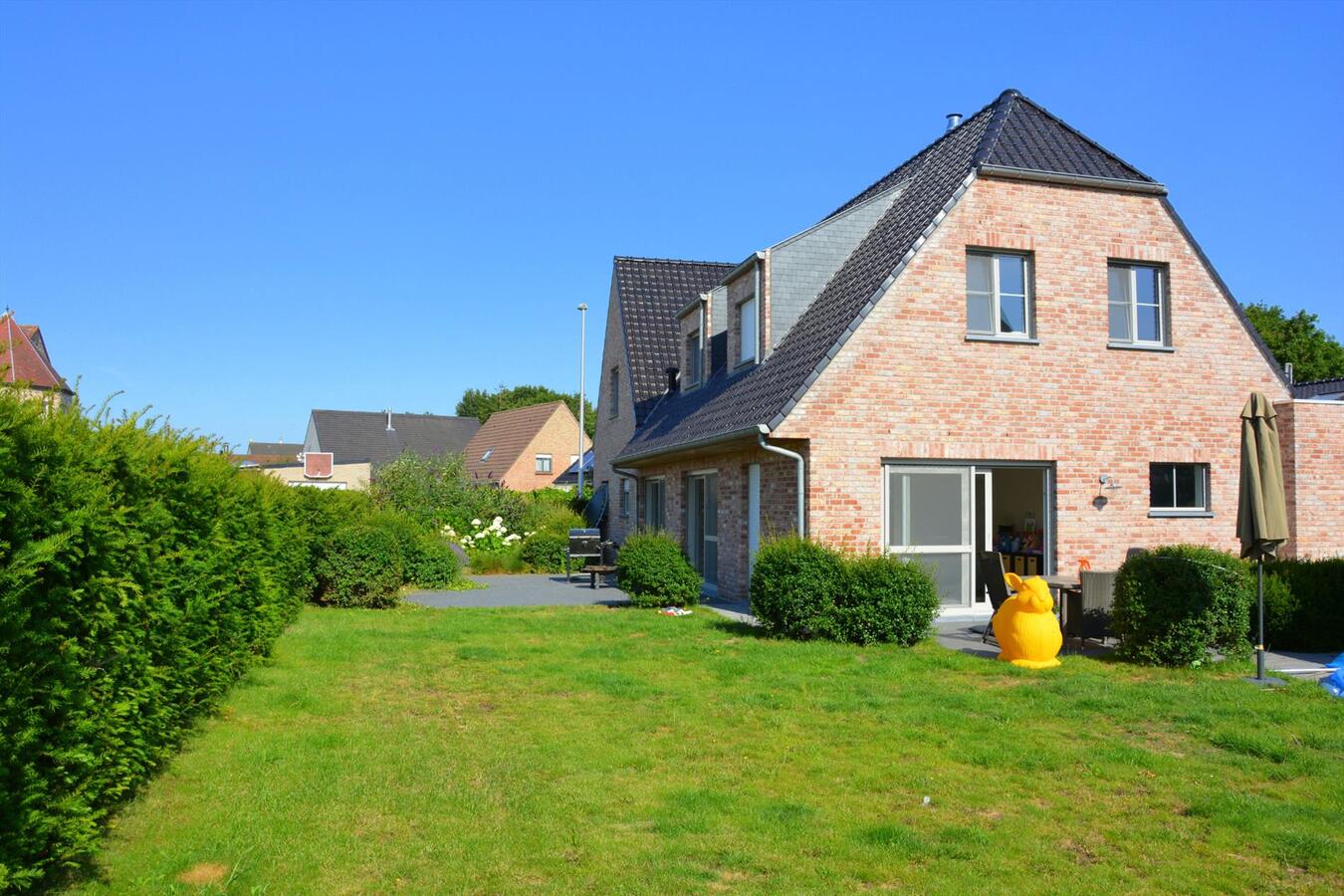 Uniek moderne nieuwbouwvilla met 4 slaapkamers 
