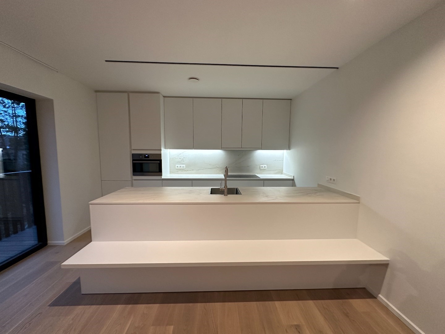 Appartement met staanplaats in parktuin! 