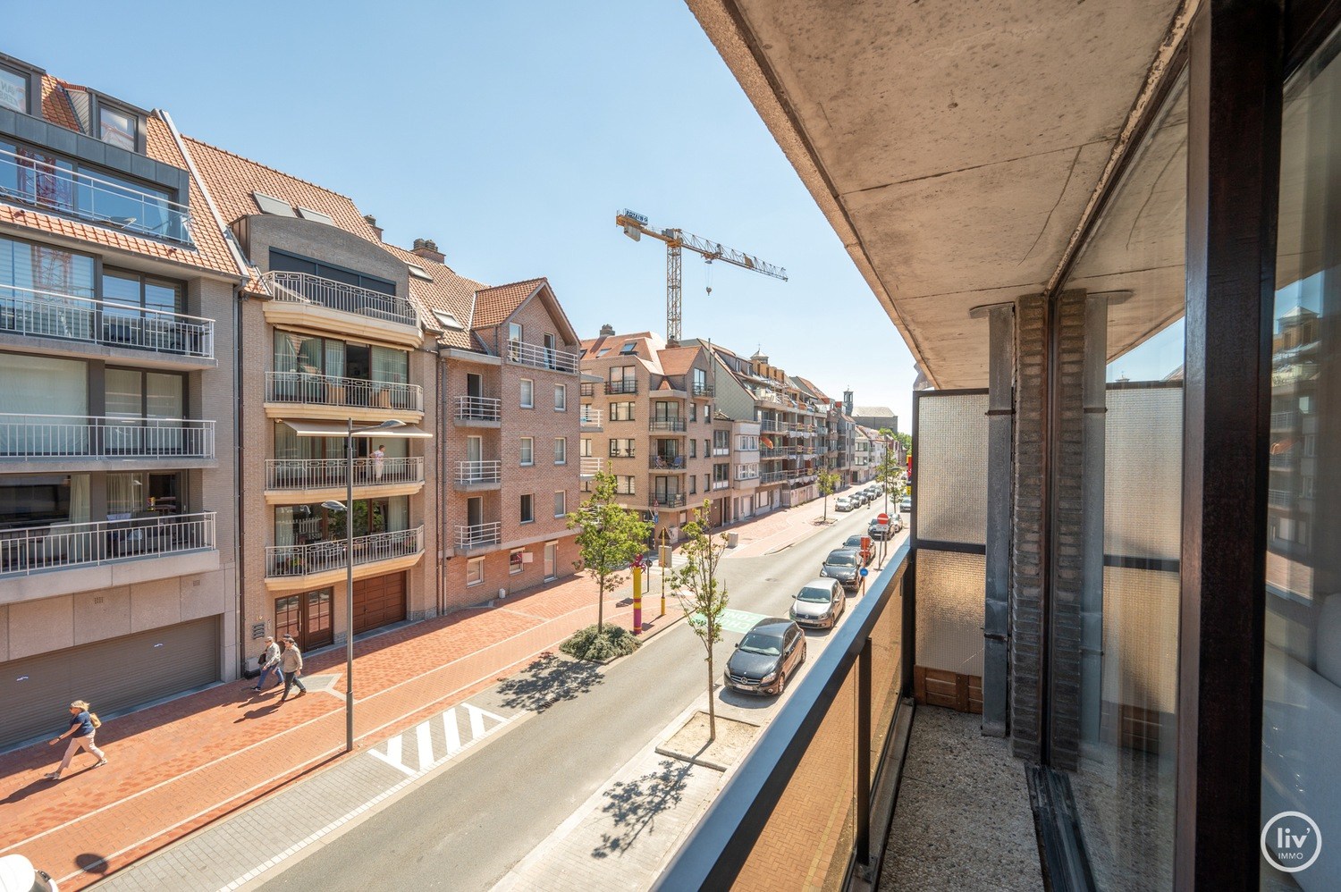 GEMEUBELD - Hoogstaand gerenoveerd en tevens gemeubeld 3-kamer appartement op wandelafstand van de Zeedijk-Albertstrand. 