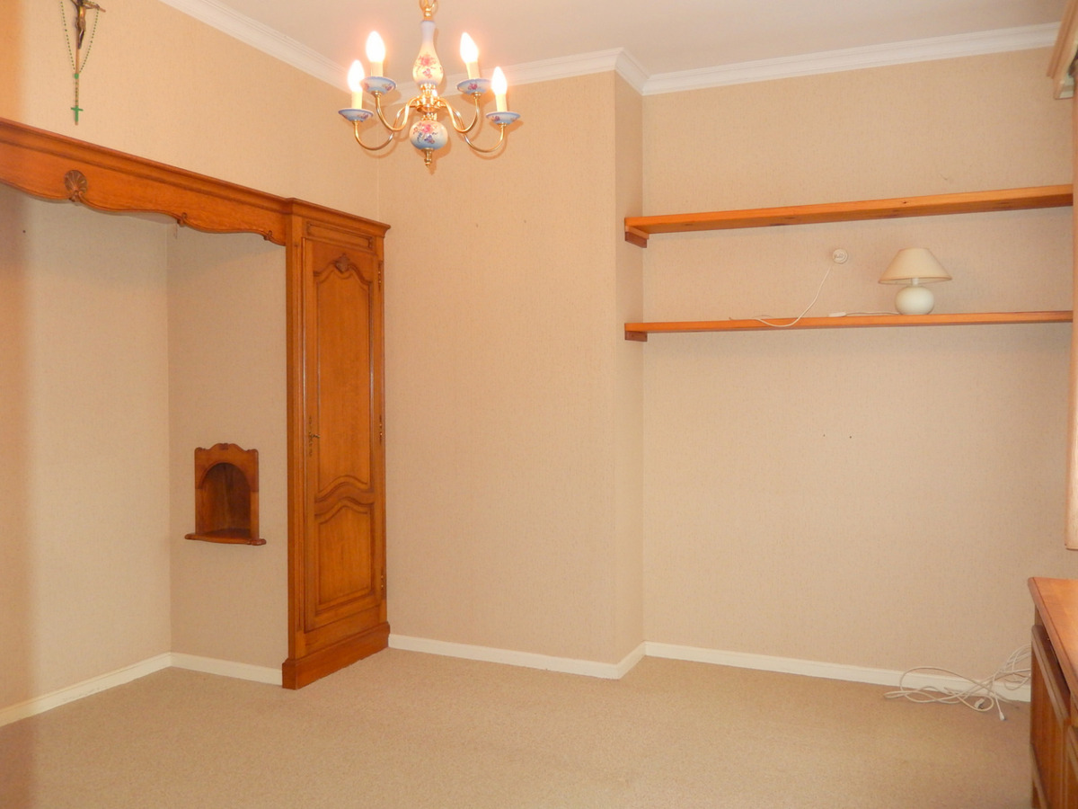 Woonhuis met 3 slaapkamers, tuin en garage 