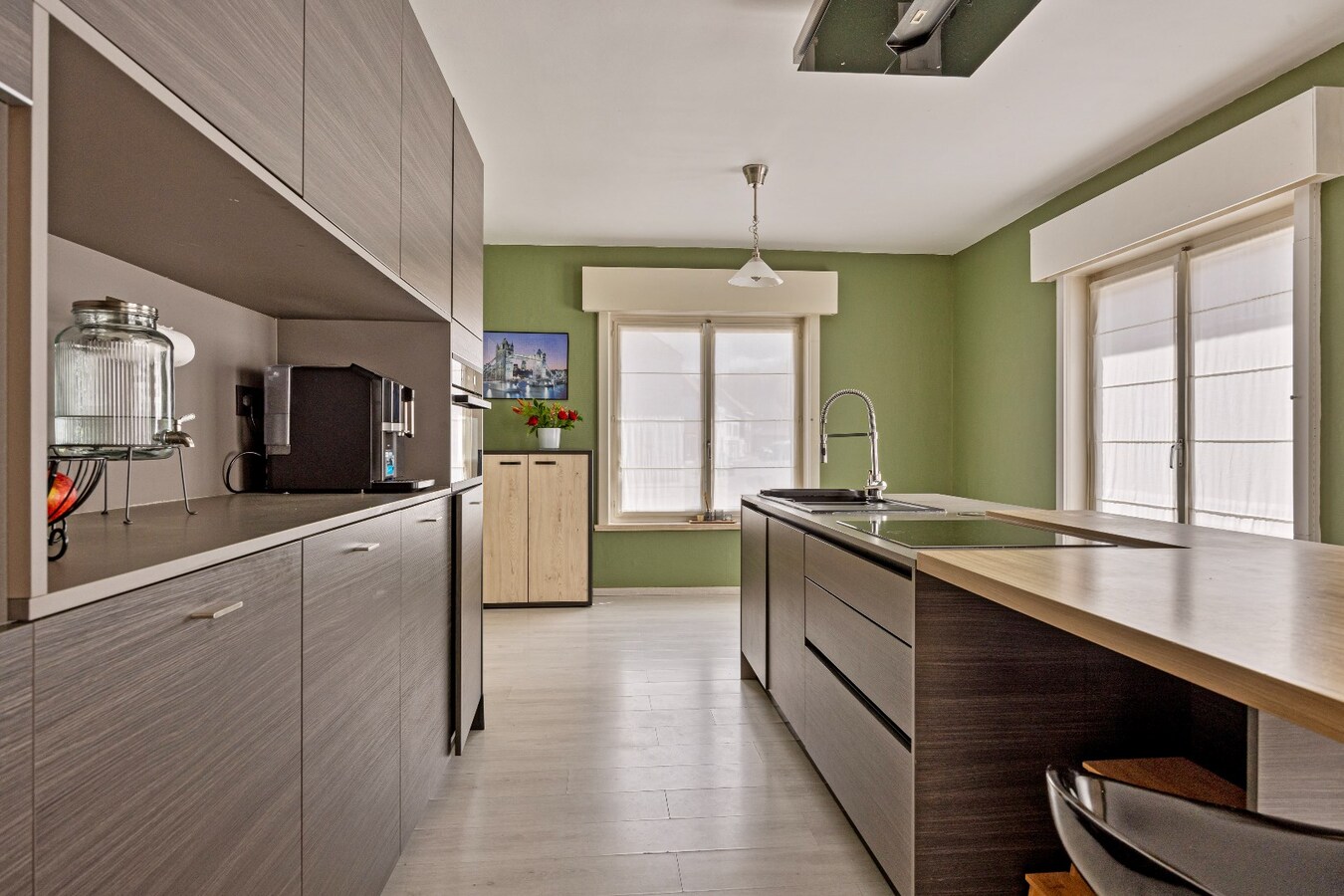 Zeer ruime woning met garage te koop in centrum Oudenaarde 