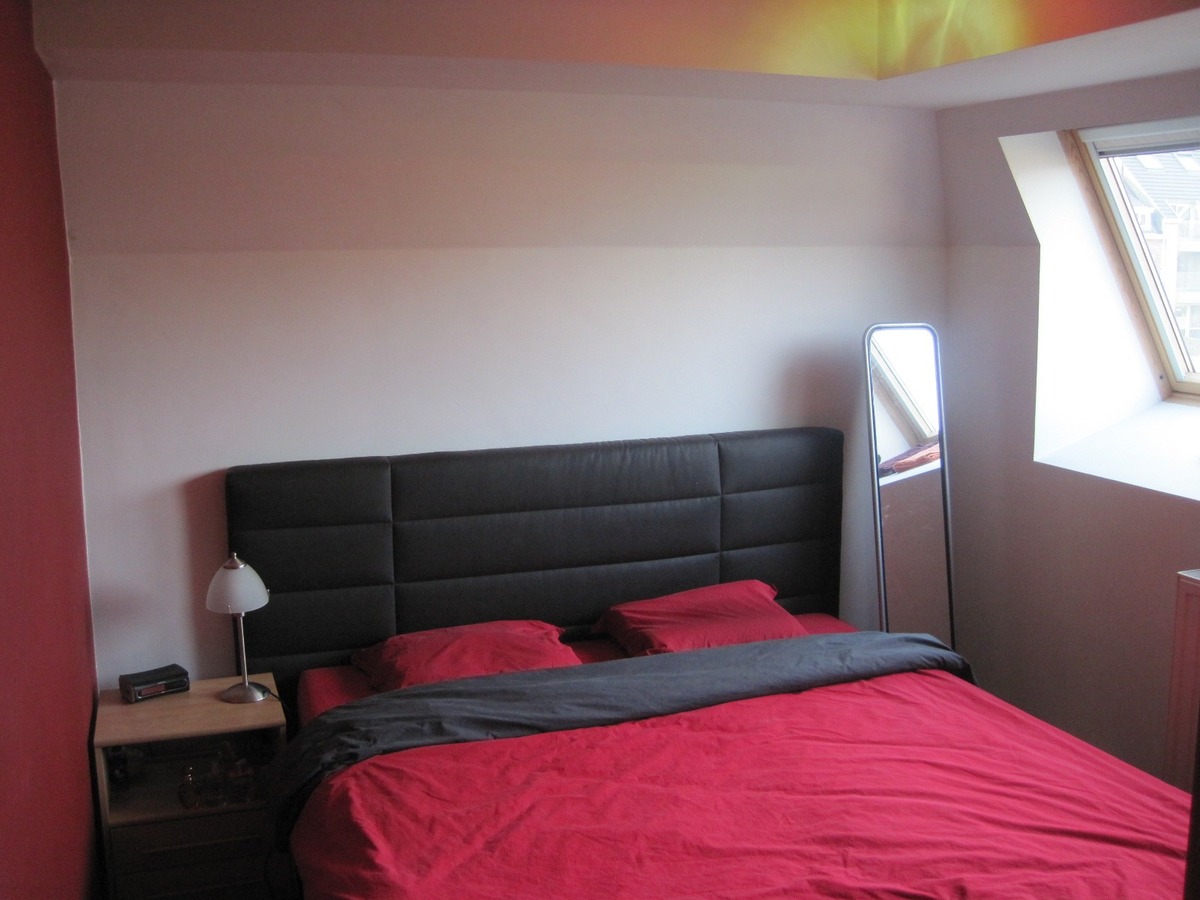 Eigentijds appartement op de 1° verdieping (met terras). Uitstekend gelegen. 