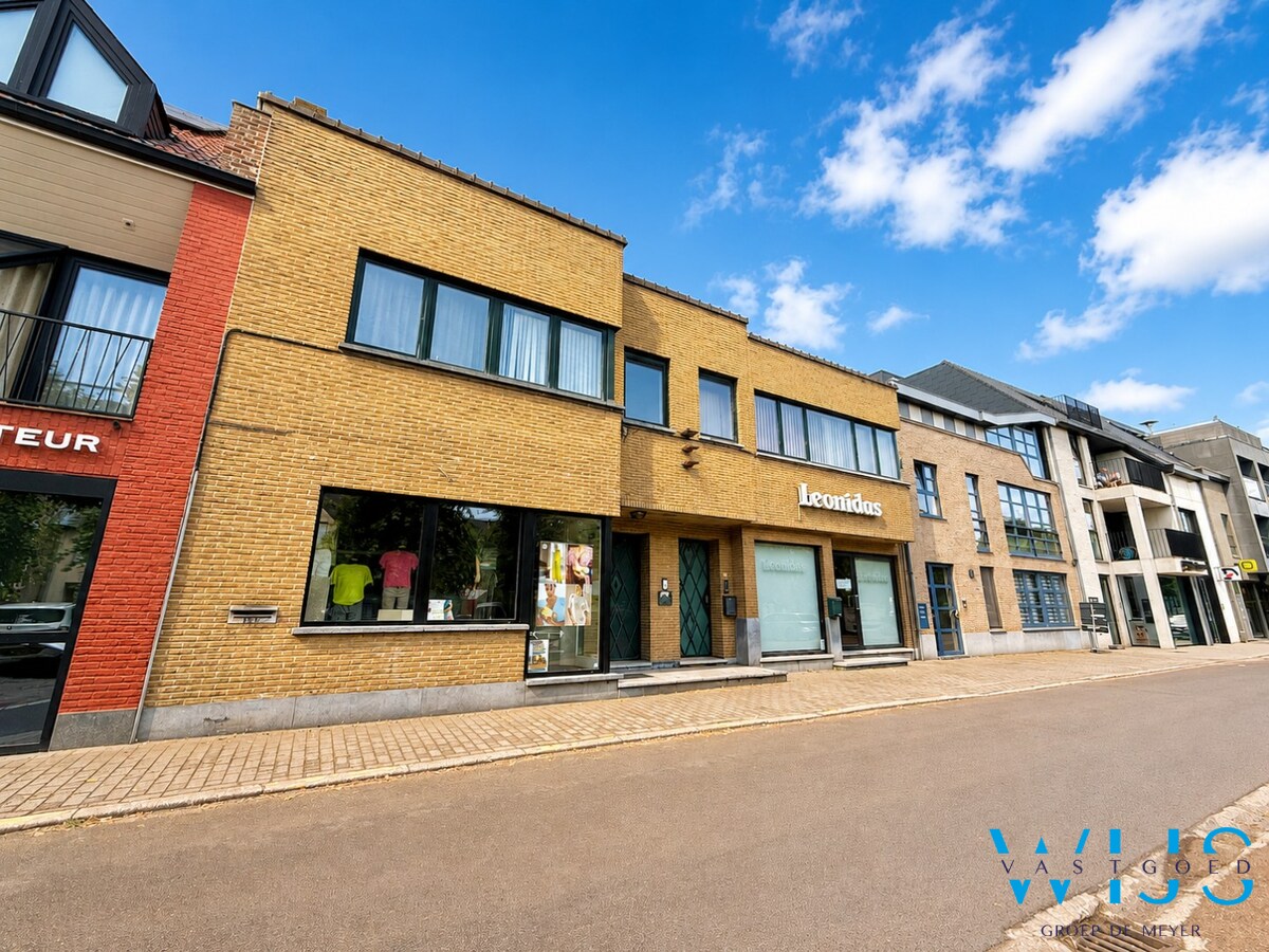 Ruim 2 slaapkamerappartement met zonneterras &amp; garage in hartje ERTVELDE! 