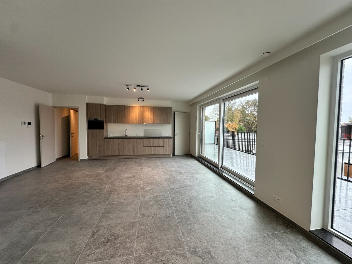 Nieuwbouwappartement met twee slaapkamers en zonnig terras 