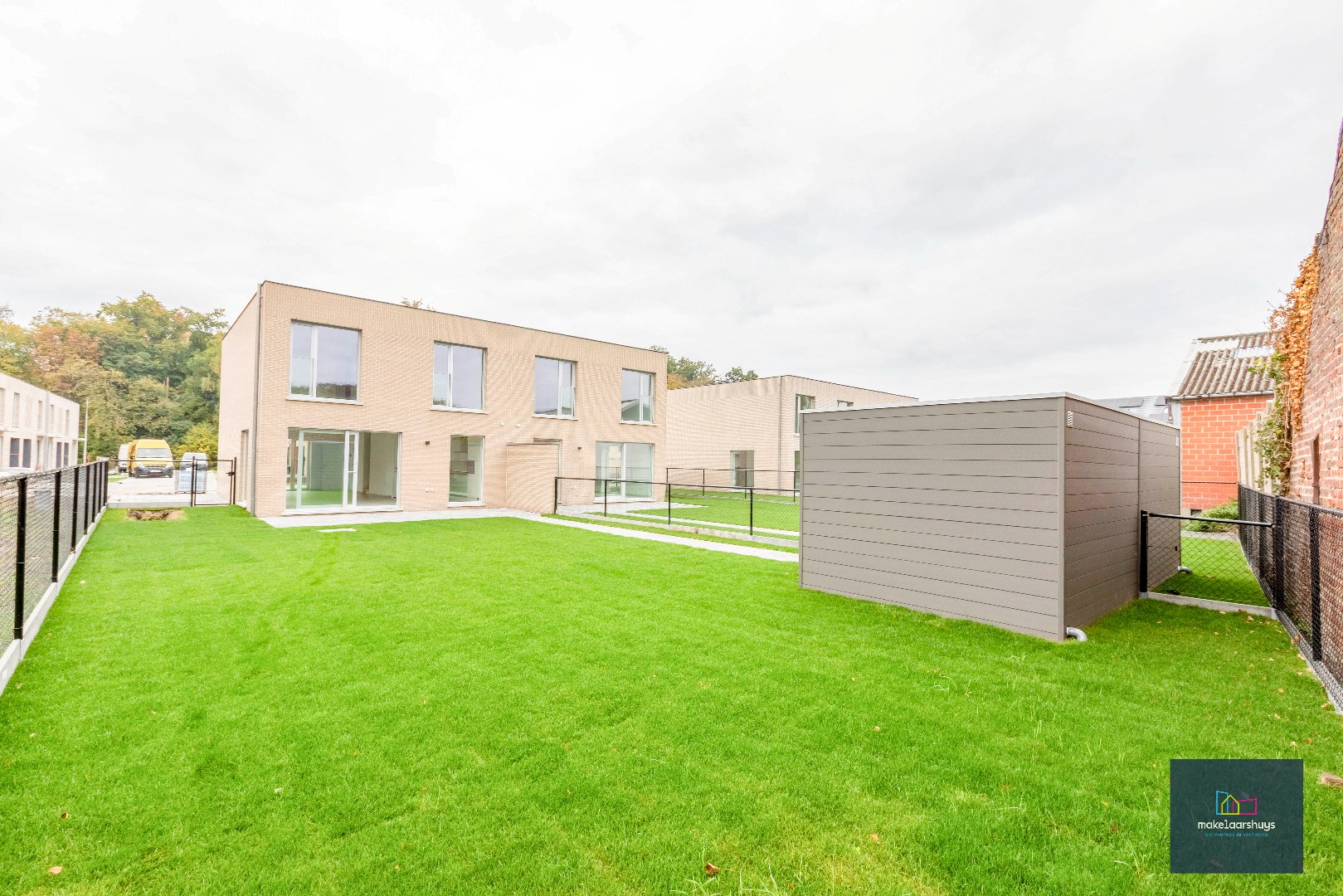 Energiezuinige nieuwbouwwoning met 3 slaapkamers , tuin en staanplaats 