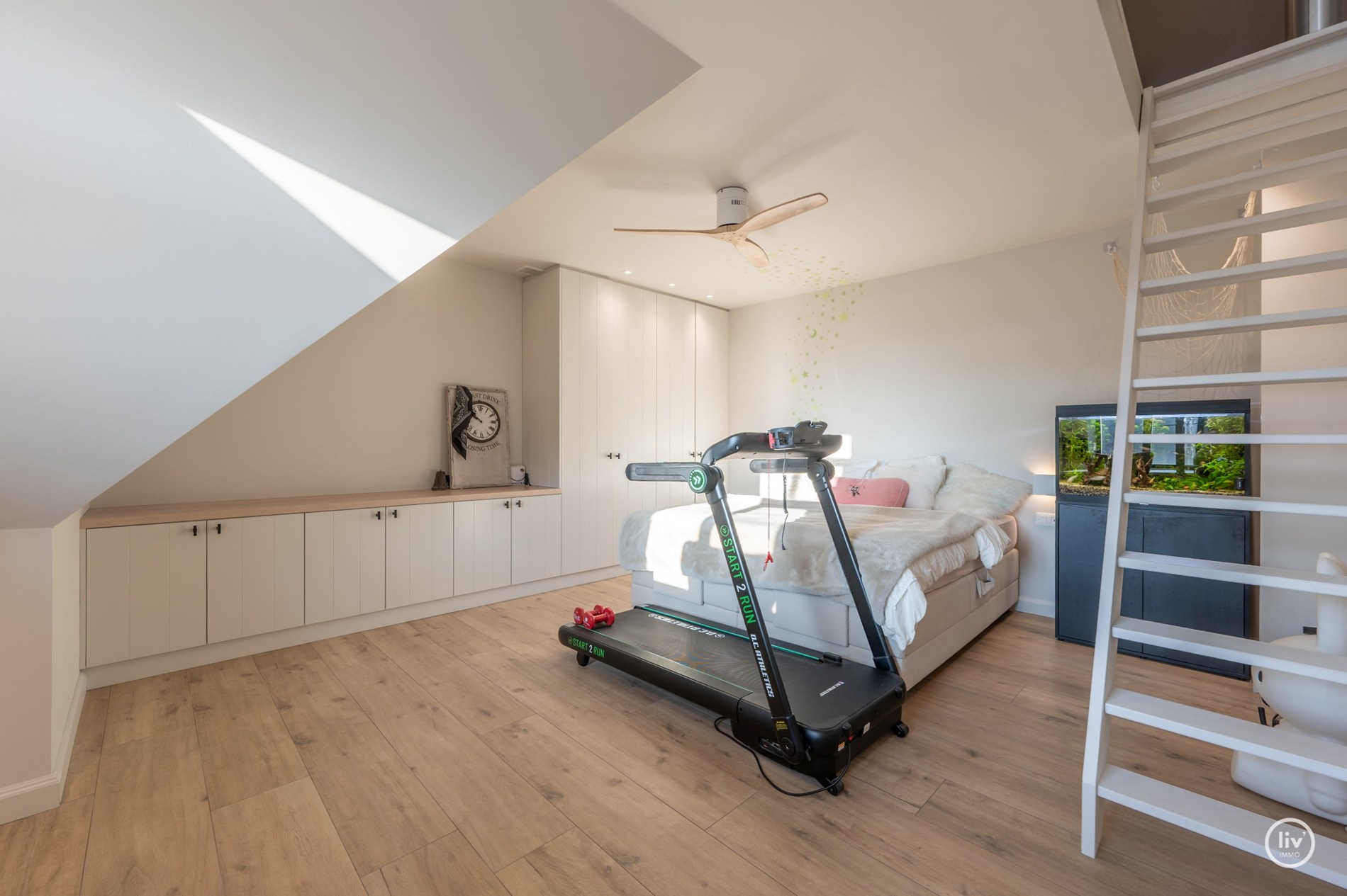 Luxueus afgewerkte energie zuinige woning met zwembad te Knokke 