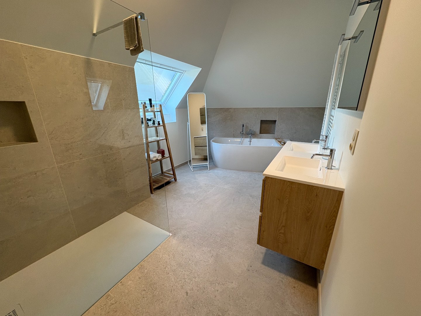 Exclusief appartement op topligging met twee slaapkamers en ruim terras 